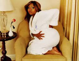COUNTESS VAUGHN SHOWS OFF NEW RUMP