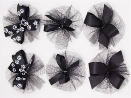 exquisite hair bows - via Daymix