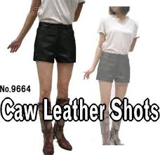 カウレザーショートパンツ