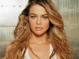 Image Recession hit Denise Richards Picture