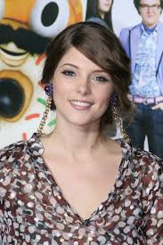 Ashley Greene Joins Twitter - via Daymix