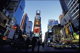 Times Square in central - via Daymix