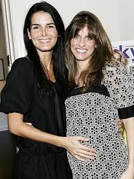 Amanda Peet Picture 3