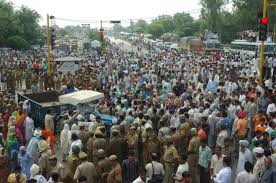 Villagers block the Delhi-Amritsar ...