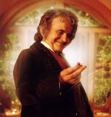 http://images.google.com/images?q=tbn:wVy6XO9TkWIJ:homepages.internet.lu/lordoftherings/images/bilbo.jpg