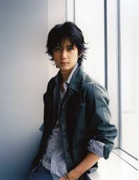 http://www.amuse.co.jp/artist/uploads/artists/000109/photo_01.jpg
