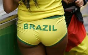      o Brasil tem mui belas  bundas   