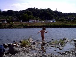 水遊びは短時間でヘトヘトになっ