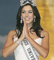 Former Miss Universe Natalie - via Daymix