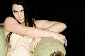   amy lee   on couch Small jpg