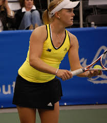 Melanie Oudin was downed in - via Daymix
