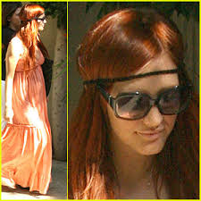 Image <b>Ashlee Simpson</b> is a Headband Hottie Picture