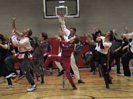 Everyone who loves a dance - via Daymix