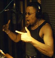 Fausto rapping in Bratt's - via Daymix