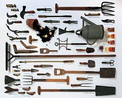 Image contains over 2500 tools), Picture