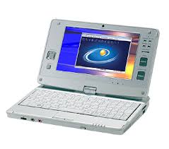 マイクロボディとはいえ、Windows XP ...
