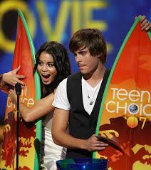 teen-choice-awards - via Daymix