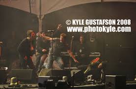 An on-stage attack on Oasis