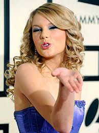TAYLOR SWIFT ON - via Daymix