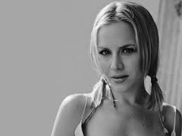 Image <b>Julie Benz</b> Picture