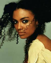 Amel Larrieux Picture 3