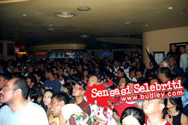 Bintang dalam jam 9 45 malam