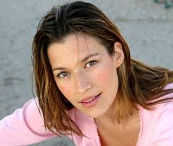 Brooke Langton Image MV5BMTMzNDcwODk0N15BMl5BanBnXk ... Picture 5