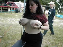 how this woman is trying to play