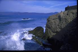 Ocean breaking at San Francisco x26s