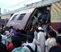 Mumbai pays tribute to 7/11 train blast victims | TopNews