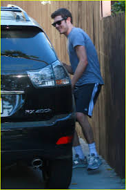 Adam Brody Picture 4