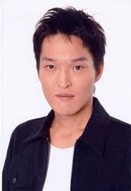 <b>千原ジュニア</b>ら吉本芸人がプロデュースする“よしもとケータイ”が発売 <b>...</b>