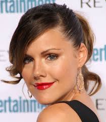 Kathleen Robertson Picture 1