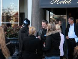 Image Image:<b>Mads Mikkelsen</b> and fans 3.jpg <b>...</b> Picture