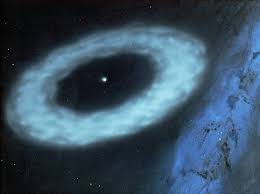 Vega junto con su intrigante anillo de polvo estelar!!