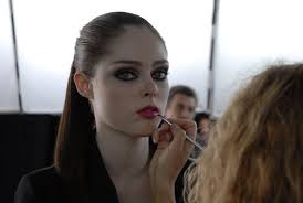 Coco Rocha Image Parait qule bonheur est à portée de main,Alors on tend la main et ... Picture 5