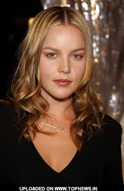 Abbie Cornish Image Abbie Cornish at "Watchmen" U.S. Premiere Arrivals | Top News Picture 6