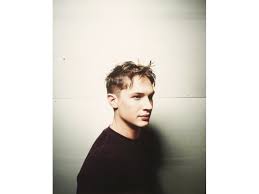 <b>Tom</b> <b>Hardy</b> half length - Sarah Dunn.jpg