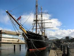 RRS Discovery at Discovery Point