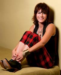 Image Lizzy Caplan Picture