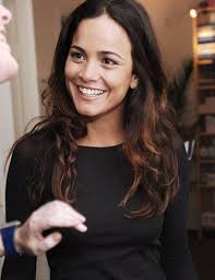 Alice Braga Picture 2