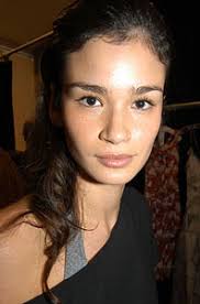 Caroline Ribeiro Picture 4