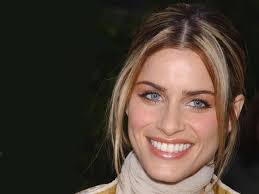 Amanda Peet Picture 3