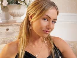 Portia de Rossi as Lindsay Bluth