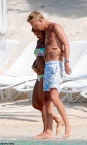 Image <b>Billie Piper's</b> Baby Bump ? Picture