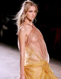 Image More about: Caroline Trentini Picture