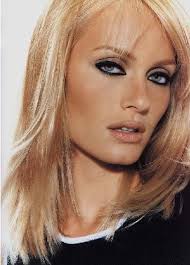 Amber Valletta Picture 0