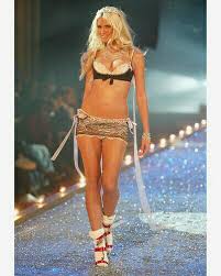 Heidi klum modeling