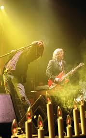 The Black Crowes were headlining a