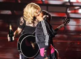 Madonna Image <b>madonna< b> kissing dancer.jpg Picture 6